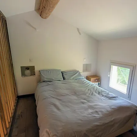 Mazet A Uzes, Proche Du Haras National, Wifi Et Parking Prive Gratuit Uzès